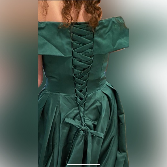 Green formal ball gown - Picture 2 of 3